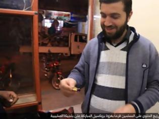 Φωτογραφία για Απίστευτο! Οι Τζιχαντιστές στη Ράκκα κερνούσαν γλυκά για την επιτυχία του τρομοκρατικού χτυπήματος στις Βρυξέλλες... [photos]