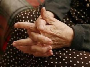 Φωτογραφία για Χαλκιδική: Μπούκαραν σε σπίτι ηλικιωμένης και με τη χρήση βίας της πήραν τα χρυσαφικά