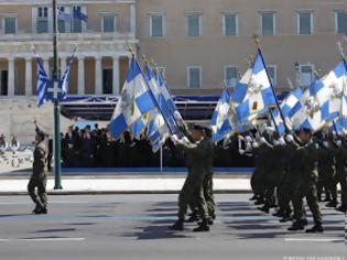 Φωτογραφία για ΤΩΡΑ: Έχει ξεκινήσει η στρατιωτική παρέλαση στο κέντρο της Αθήνας...