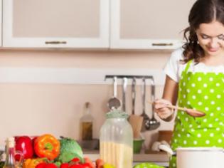 Φωτογραφία για 6 πράγματα που πρέπει να έχετε στην κουζίνα σας πριν κλείσετε τα 30!