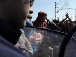 Φωτογραφία για Αδειάζει η Ειδομένη - Αλλα τρία λεωφορεία έφυγαν για Ημαθία και Πιερία