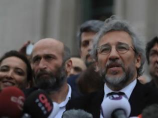 Φωτογραφία για Ξένοι διπλωμάτες στη δίκη της Cumhuriyet, έξαλλος ο Ερντογάν