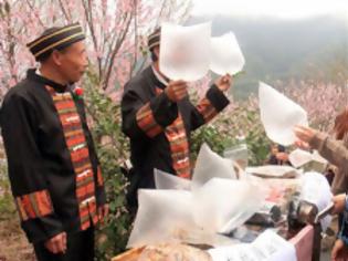 Φωτογραφία για Απίστευτο! Τι πουλάνε αυτοί οι Κινέζοι μέσα στις σακούλες; [photo]