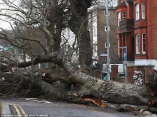 Φωτογραφία για Εικόνες καταστροφής στη Βρετανία μετά το πέρασμα της Katie... [photos]