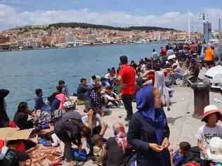 Φωτογραφία για Μυτιλήνη: «Βουλιάζουν» τα hot spot από μετανάστες - Πάνω από 300 έφτασαν στο νησί