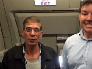 Φωτογραφία για Τι είπε ο Βρετανός όμηρος για τις Selfie με τον αεροπειρατή; [photo]