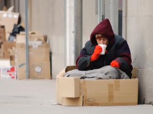 Φωτογραφία για Στοιχεία-σοκ: Ποιο είναι το ποσοστό των Ελλήνων που κινδυνεύουν από τη φτώχεια;