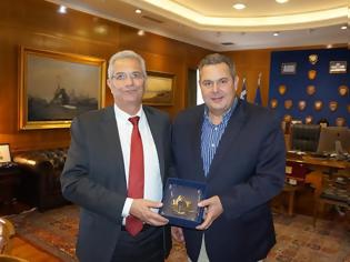 Φωτογραφία για Συνάντηση ΥΕΘΑ Πάνου Καμμένου με τον Γενικό Γραμματέα του ΑΚΕΛ Άντρο Κυπριανού