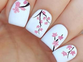 Φωτογραφία για Floral Nails | Το super trendy μανικιούρ της άνοιξης