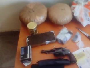 Φωτογραφία για Κάλυμνος: Άλλα τρία κιλά χασίς και όπλα στο σπίτι του μεταφορέα