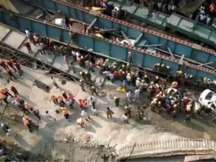 Φωτογραφία για Οκτώ συλλήψεις για την κατάρρευση γέφυρας στην Ινδία