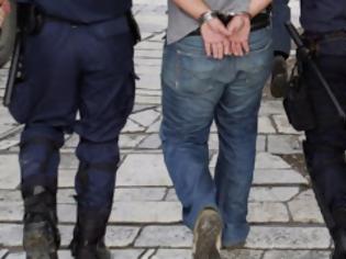Φωτογραφία για Πάτρα: Αστυνομικοί συνέλαβαν επ' αυτοφώρω δύο άνδρες που έκλεβαν εικονοστάσι μέρα μεσημέρι...