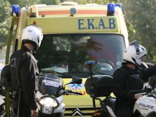 Φωτογραφία για ΑΚΟΥΕΙ ΚΑΝΕΙΣ; Οι μετανάστες απαγόρεψαν ασθενοφόρο με ασθενή να περάσει την Εθνική Οδό Τρικάλων - Λάρισας
