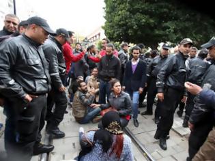 Φωτογραφία για Τυνησία: Επεισόδια μεταξύ αστυνομίας και διαδηλωτών