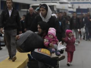 Φωτογραφία για Ελάχιστοι οι πρόφυγες και μετανάστες που φεύγουν από τον Πειραιά...