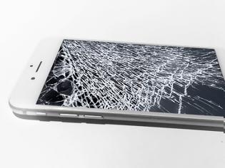 Φωτογραφία για Τώρα και στην Ελλάδα η επισκευή σπασμένης οθόνης στα iPhone