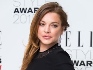 Φωτογραφία για Παντρεύεται η Lindsay Lohan; [photo]