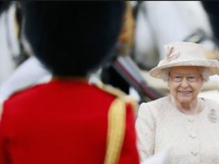 Φωτογραφία για Η ζωή της Βασίλισσας Ελισάβετ: 90 χρόνια σε 90 δευτερόλεπτα - Ενα ΑΠΙΣΤΕΥΤΟ βίντεο