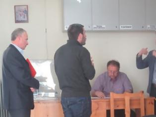 Φωτογραφία για Βγήκαν τα μαχαίρια για τον αποκλεισμό ΟΝΝΕΔιτών από τις εκλογές στη ΝΟΔΕ Καρδίτσας [video]