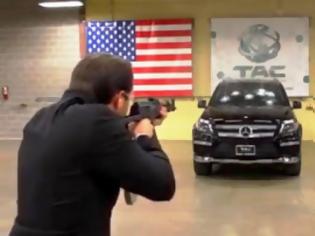 Φωτογραφία για Δεν θα πιστεύετε στα μάτια σας τι έπαθε μια θωρακισμένη Mercedes όταν τη πυροβόλησαν με Καλάσνικοφ [video]