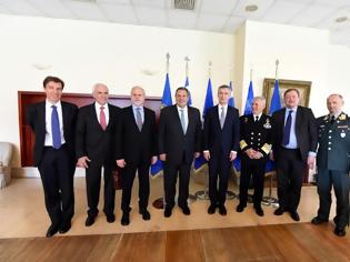 Φωτογραφία για Συνάντηση ΥΕΘΑ Πάνου Καμμένου με τον Γενικό Γραμματέα του NATO Γενς Στόλτενμπεργκ στο ΥΠΕΘΑ