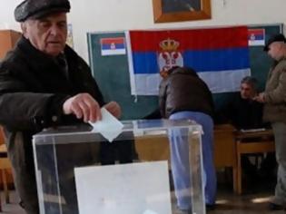 Φωτογραφία για Στις κάλπες για τις πρόωρες εκλογές οι Σέρβοι
