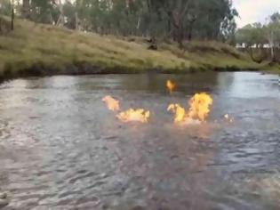 Φωτογραφία για Πυρκαγιά σε ποταμό της Αυστραλίας για διαμαρτυρία [video]