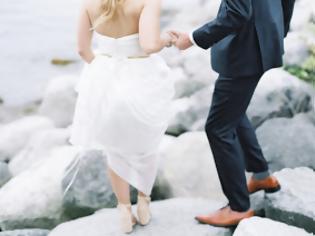 Φωτογραφία για 10 παραδόσεις που δε χρειάζεται να ακολουθήσεις στο γάμο σου!