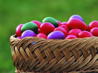 Φωτογραφία για Θέλετε άψογο αποτέλεσμα; Έτσι θα βάψετε τα Πασχαλινά αυγά σας