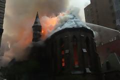 Κάηκε Ορθόδοξη Εκκλησία στη Νέα Υόρκη ανήμερα του Πάσχα [video]