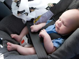 Φωτογραφία για Όσο γρήγορα κι αν κάνετε, μην αφήσετε το παιδί μόνο του στο αυτοκίνητο