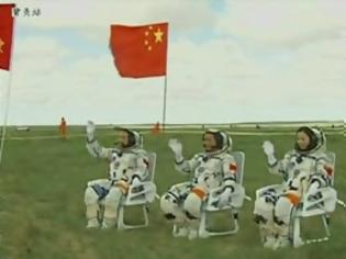 Φωτογραφία για To 2036 οι πρώτοι Κινέζοι αστροναύτες στη Σελήνη