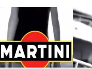 Φωτογραφία για ΠΟΙΑ ήταν η ξανθιά της διαφήμισης Martini με τον Ωνάση; [photos+video]