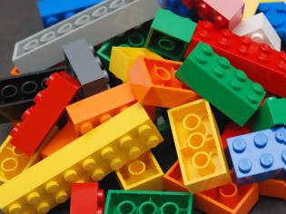 Φωτογραφία για Επιδιορθώσεις τοίχων με...Lego!