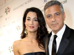Φωτογραφία για Θα πάθετε πλάκα! Δείτε πώς εμφανίστηκε η Amal Clooney στο κόκκινο χαλί στις Κάννες [photos]