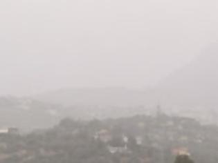Φωτογραφία για Κρήτη: Η σκόνη κάλυψε τα… πάντα στο Ηράκλειο – Δείτε φωτογραφίες