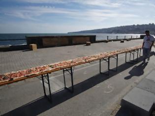 Φωτογραφία για 'Έφτιαξαν πίτσα δύο χιλιομέτρων στη Νάπολη! [photos]