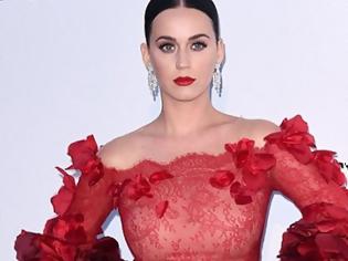 Φωτογραφία για Η εκθαμβωτική εμφάνιση της Katy Perry με haute couture δημιουργία!