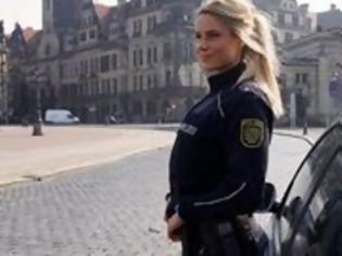 Φωτογραφία για Αυτή είναι η 31χρονη αστυνομικός που τα «παίζουν» μαζί της 271.000 Followers! [photos]