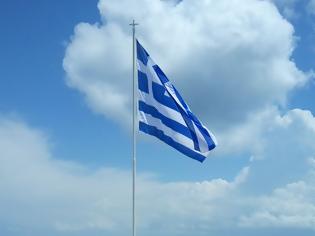 Φωτογραφία για ΛΕΡΟΣ: Δημοτικός Σύμβουλος ανήρτησε Ελληνική Σημαία στο Φαρμακονήσι
