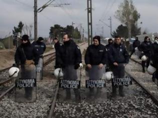 Φωτογραφία για Δέκα διμοιρίες των ΜΑΤ στην Ειδομένη - Θα εκκενώσουν τον καταυλισμό