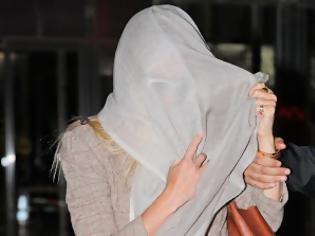 Φωτογραφία για Gwyneth Paltrow: Τι συμβαίνει και κρύβει το πρόσωπο της;