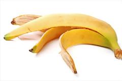 Δεν φαντάζεστε που μπορείτε να χρησιμοποιήσετε τη φλούδα της μπανάνας!