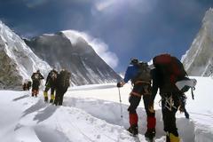 Ο συνωστισμός «σκοτώνει» τους ορειβάτες στο Έβερεστ