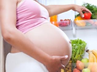 Φωτογραφία για Για ποιο λόγο να τρώτε πολλά φρούτα στην εγκυμοσύνη;
