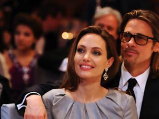 Φωτογραφία για ΧΩΡΙΖΟΥΝ Brand Pitt - Angelina Jolie: Ποια ΠΑΣΙΓΝΩΣΤΗ ηθοποιός έχει μπει ανάμεσα τους; [photo]