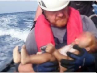 Φωτογραφία για Ο «νέος Αϊλάν» - ΣΟΚ από φωτογραφία νεκρού προσφυγόπουλου που πνίγηκε στη Μεσόγειο [photo]