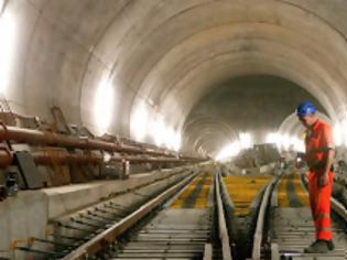 Φωτογραφία για Εγκαινιάζεται την Τετάρτη το μεγαλύτερο σιδηροδρομικό τούνελ του κόσμου