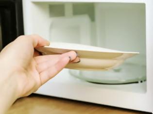 Φωτογραφία για Το πιο έξυπνο tip για να ζεστάνετε δύο πιάτα στον φούρνο μικροκυμάτων! [video]