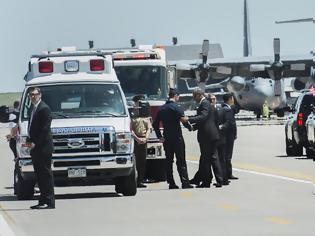 Φωτογραφία για Συνετρίβη μαχητικό αεροπλάνο σε τελετή αποφοίτησης της Πολεμικής Αεροπορίας - Παρών ο Ομπάμα